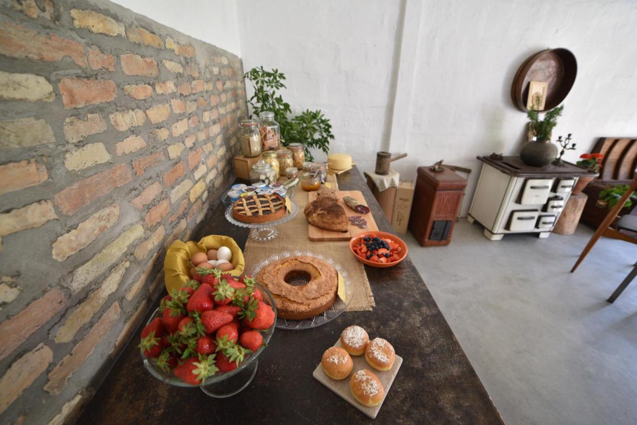 Capannone111 Bed & Breakfast Castiglione di Ravenna Dış mekan fotoğraf